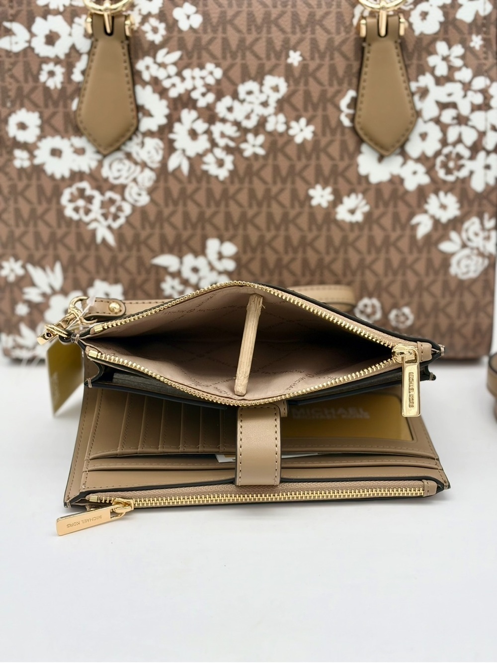 Michael Kors Navy and White Floral Satchel Crossbody and Wallet Set - Picture 10 of 14